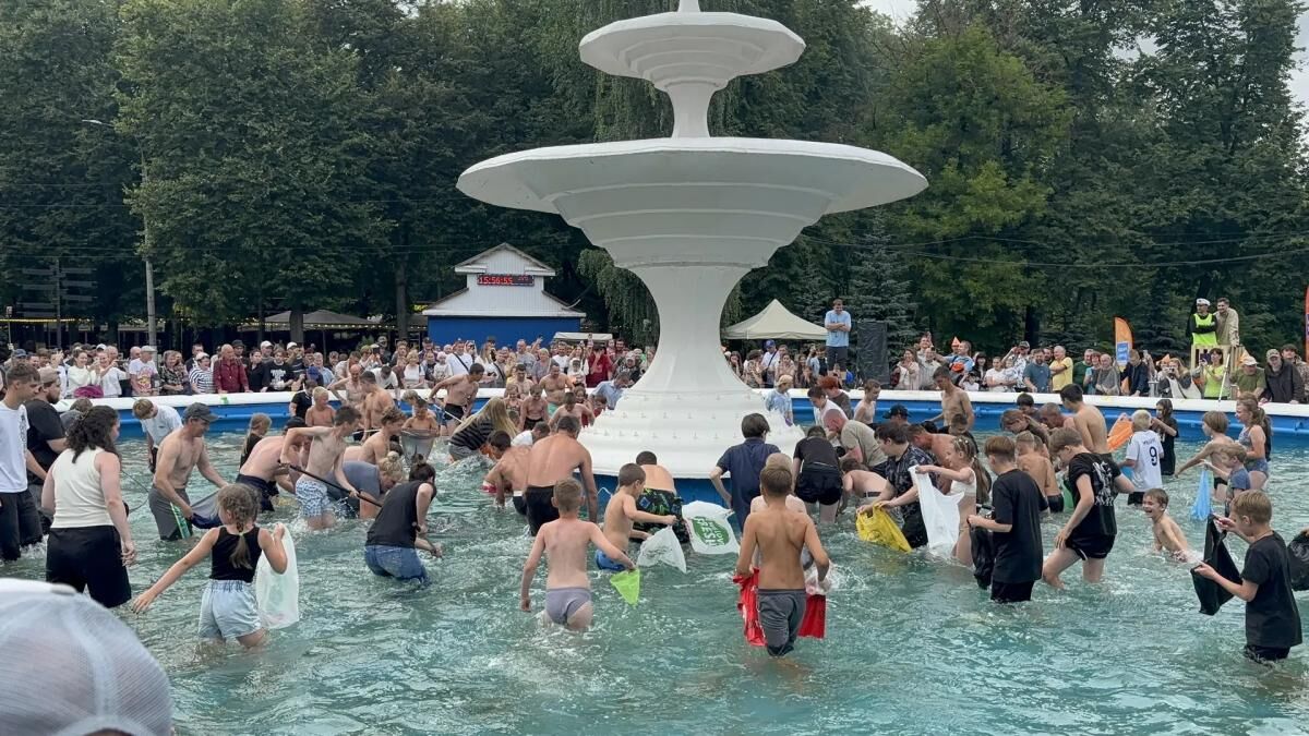 Нижегородцам показали, как прошел День рыбака в Автозаводском парке - фото 2