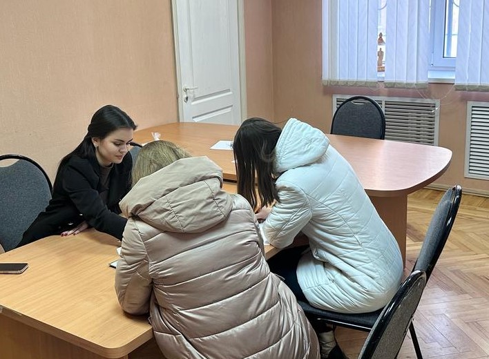 Пострадавшие в результате падения беспилотников в Ростове получили матпомощь - Фото 1