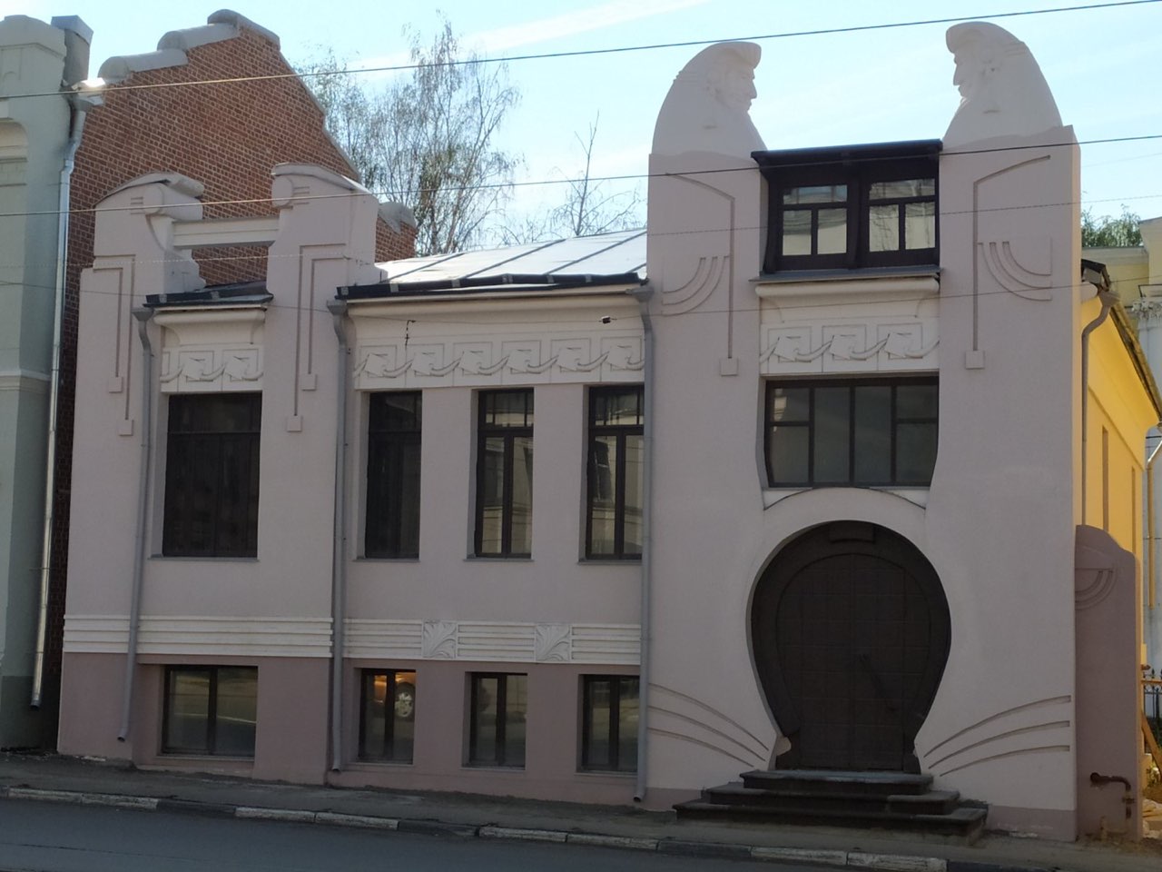 Реставрацию «шахматного дома» в Нижнем Новгороде планируется завершить осенью