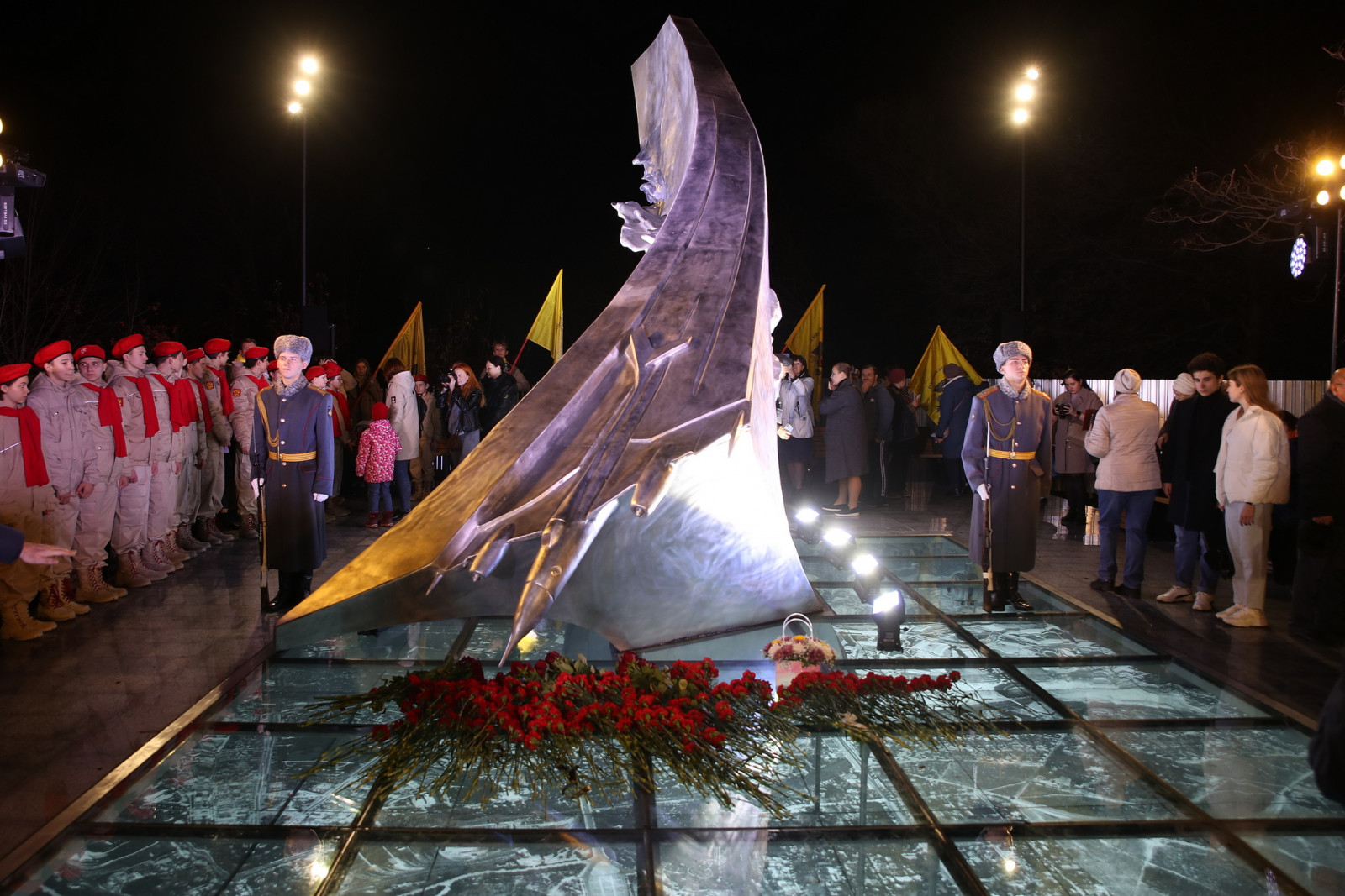 В парке «Дружба» в Ростове-на-Дону появился памятник советским летчикам - фото 1