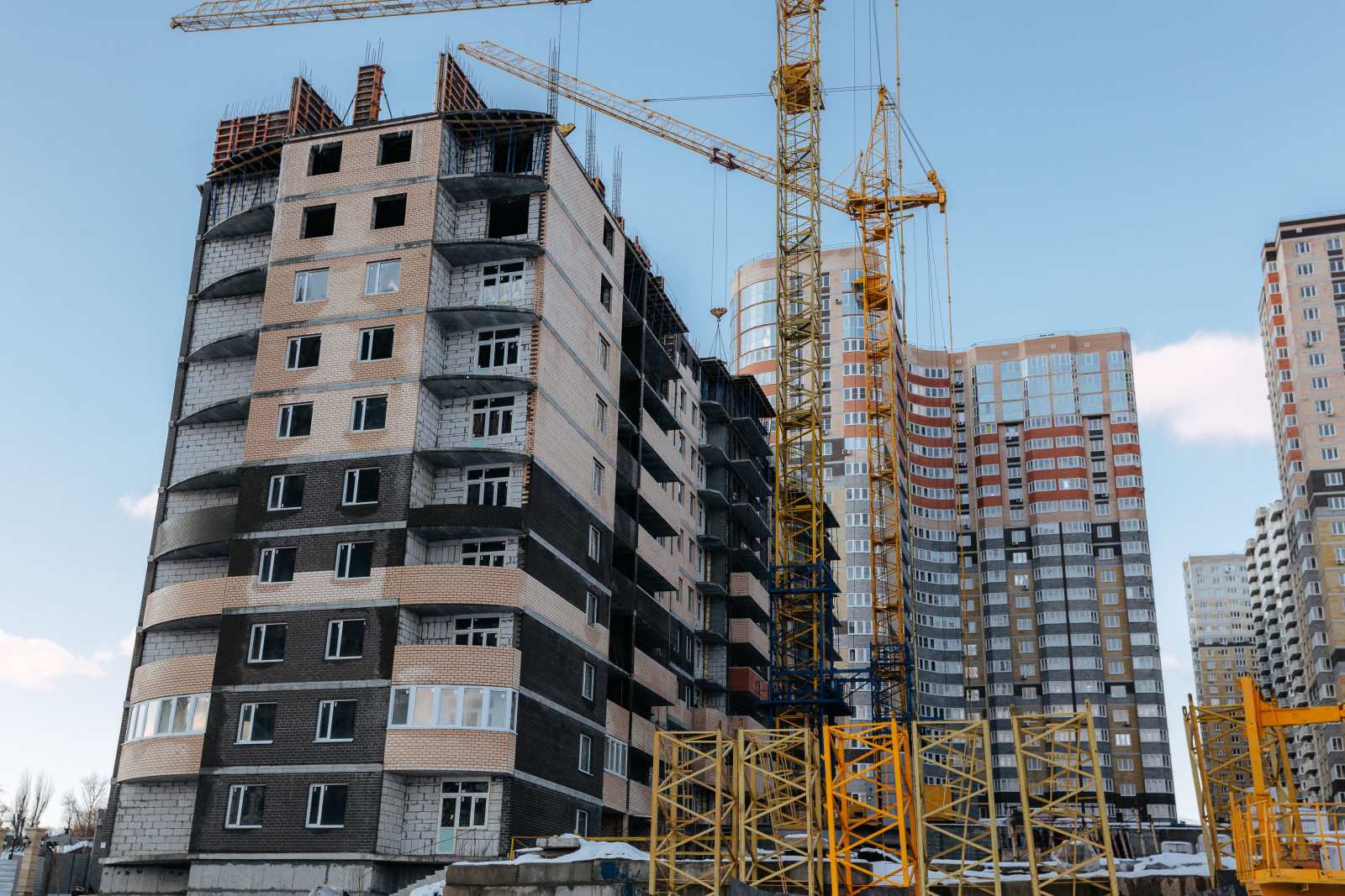 В Ростовской области в 2023 году планируется ввести в строй 2,9 млн кв. метров жилья - фото 1
