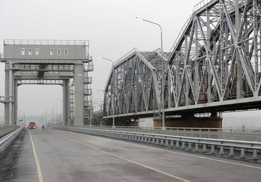 На трассе М-4 «Дон» в Ростовской области начался демонтаж моста через Северский Донец - фото 1