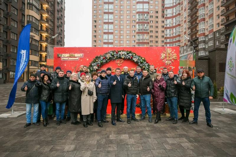 В экорайоне «Вересаево» более 800 семей получили ключи от новых квартир в двух домах - фото 1