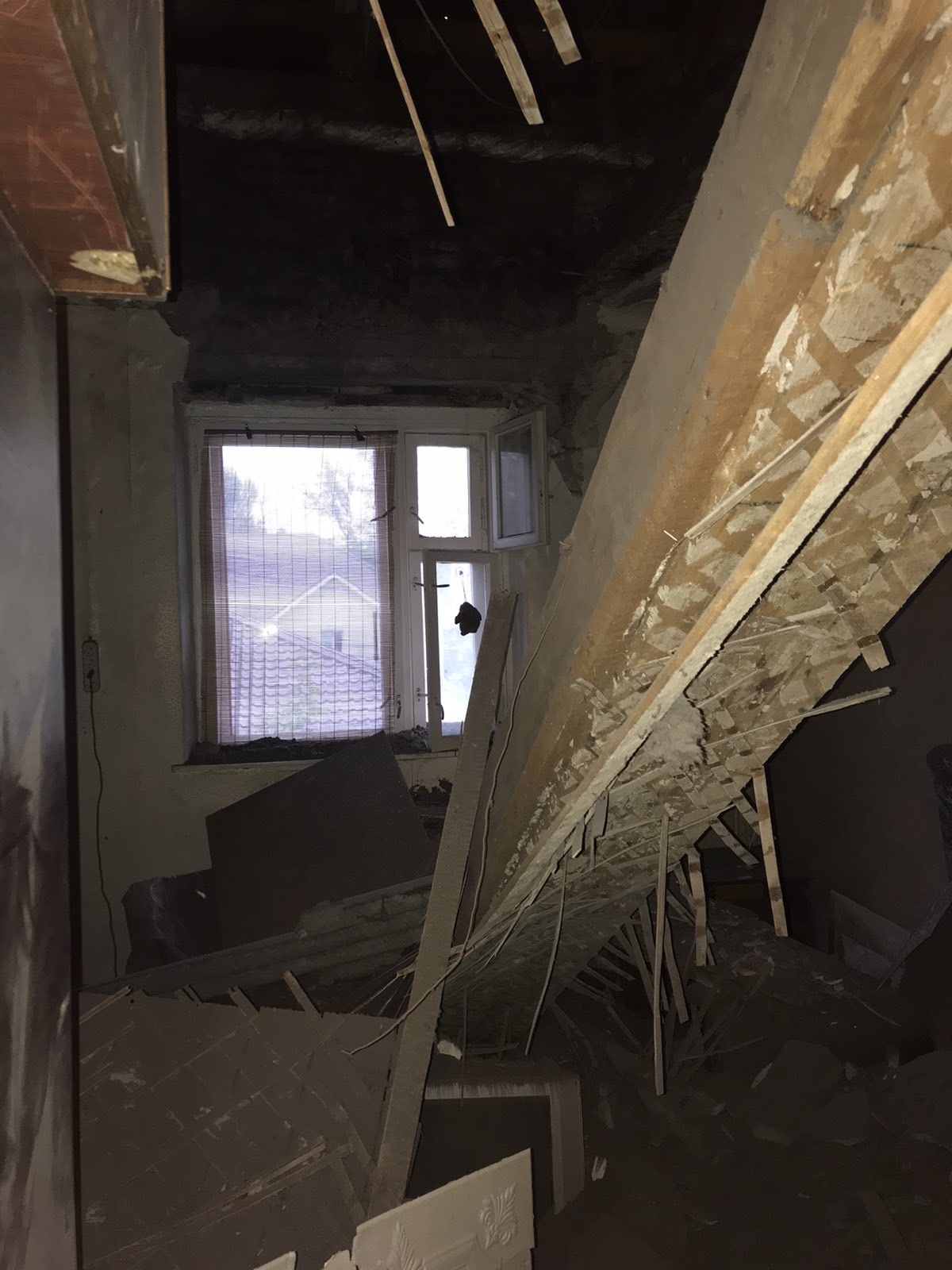 Потолок рухнул в многоквартирном доме в Кстове - фото 1