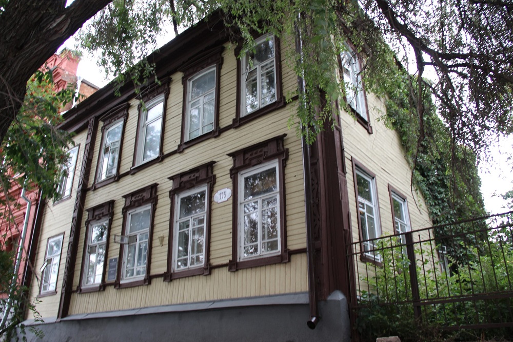 Два старинных особняка в центре Самары стали объектами культурного наследия