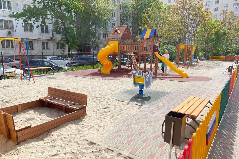 В ЗЖМ Ростова инвестор обустроил общественное пространство за 4 млн рублей - фото 1